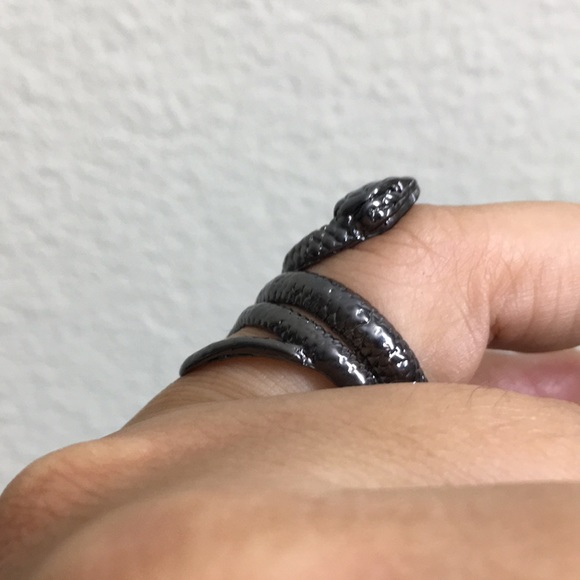 🖤New Snake ring - Picture 4 of 13